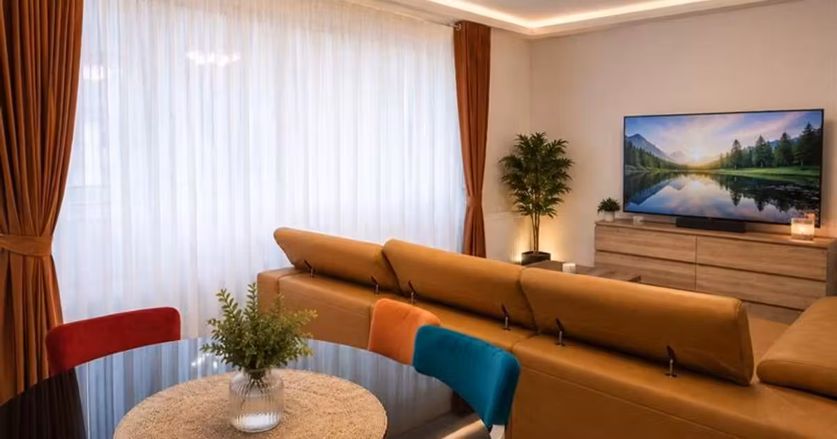 Apartament de vânzare cu 3 camere în zona Tractorul, Brașov