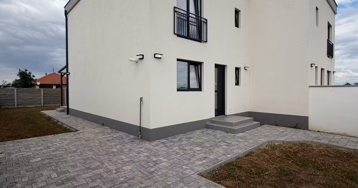 Duplex de vânzare cu 4 camere în Moșnița Nouă