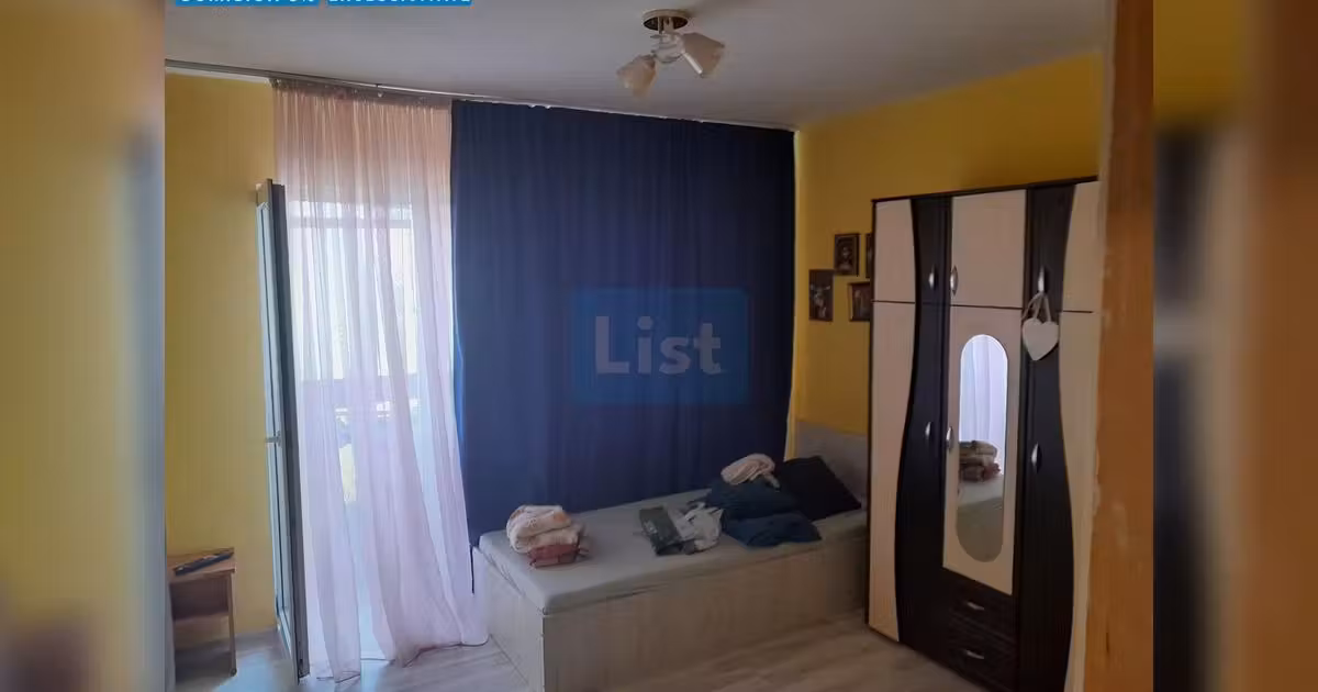 Apartament de vânzare cu 3 camere în zona