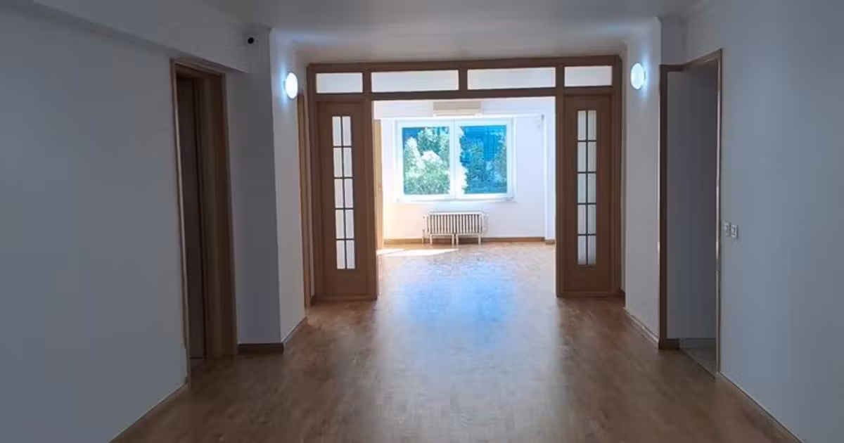 Apartament de vânzare cu 4 camere în zona Unirii, Sector 3