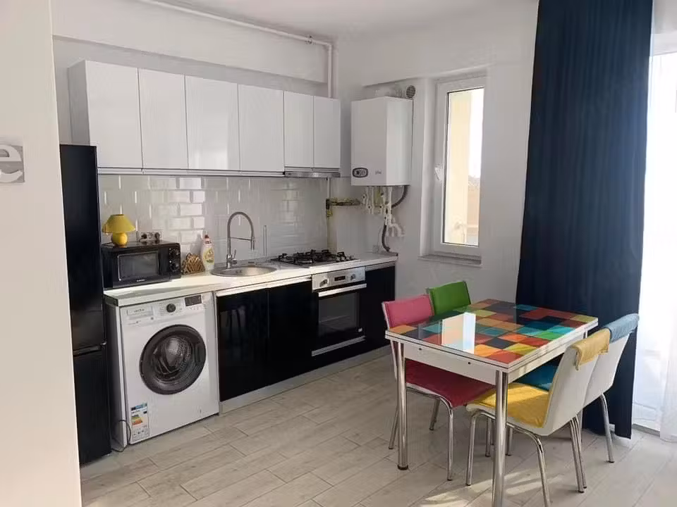 Apartament de vânzare cu 2 camere, primul rând de la mare, complex Astoria Beach