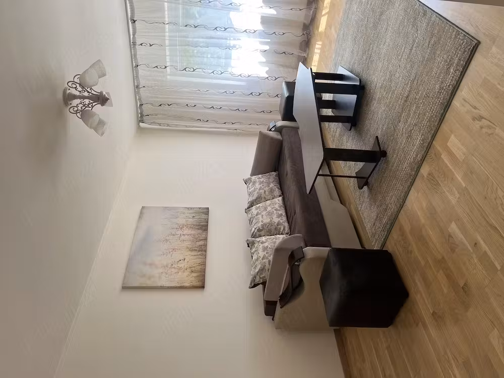 Proprietar, vând apartament cu 3 camere renovat