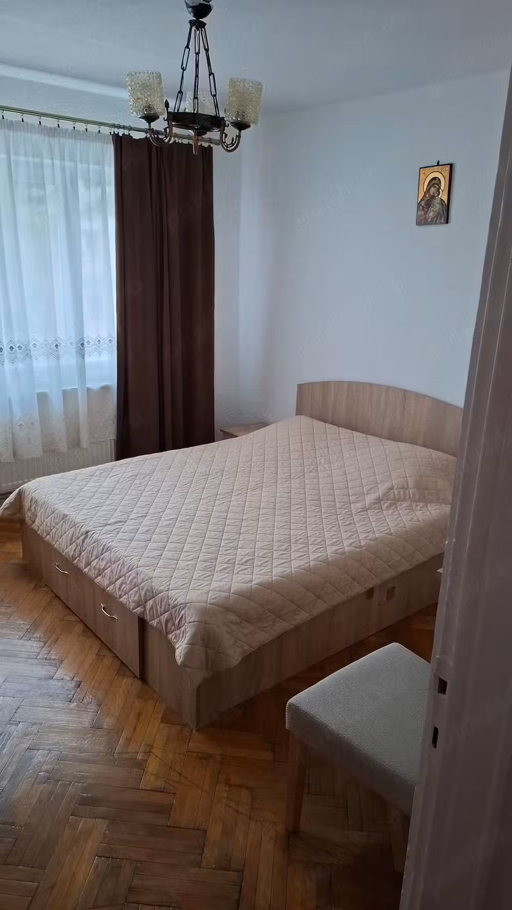 De închiriat apartament cu doua camere în zona centrală etaj 2 Târgoviște