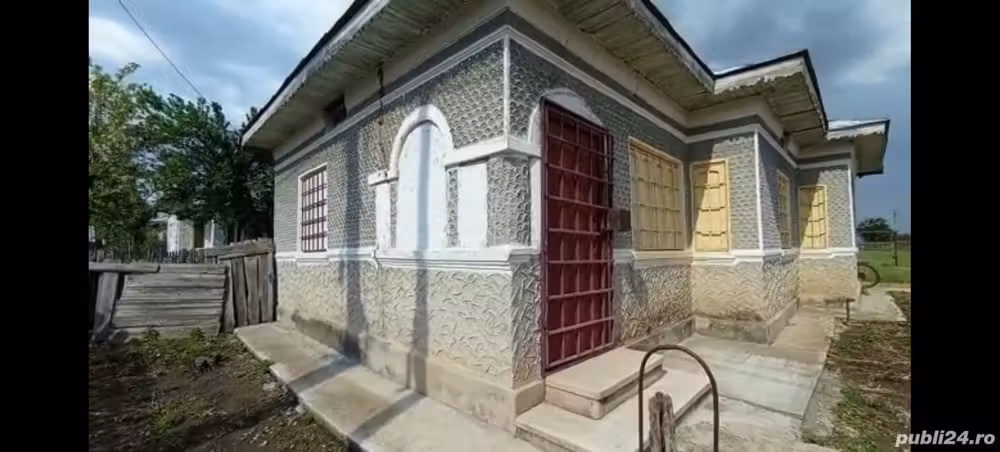 Vand casa 3 camere, 73 mp si teren 1149 mp in comuna Valcelele judet Buzau