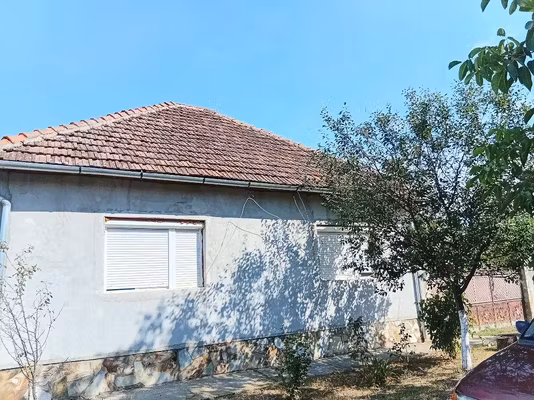 Casă Ineu
