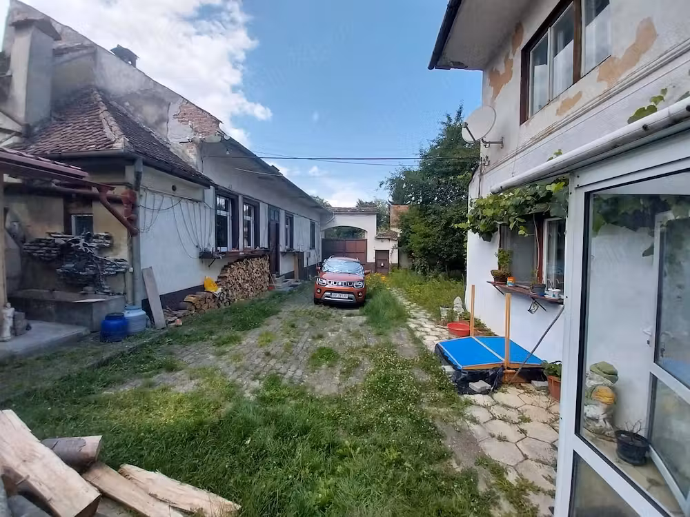 Casă · 6 camere · 200 m², Rasnov, Râșnov