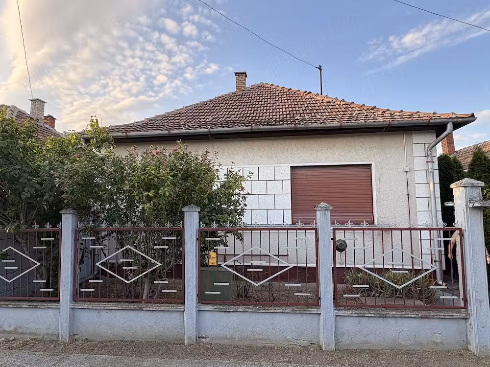 Casă de vânzare în Artand