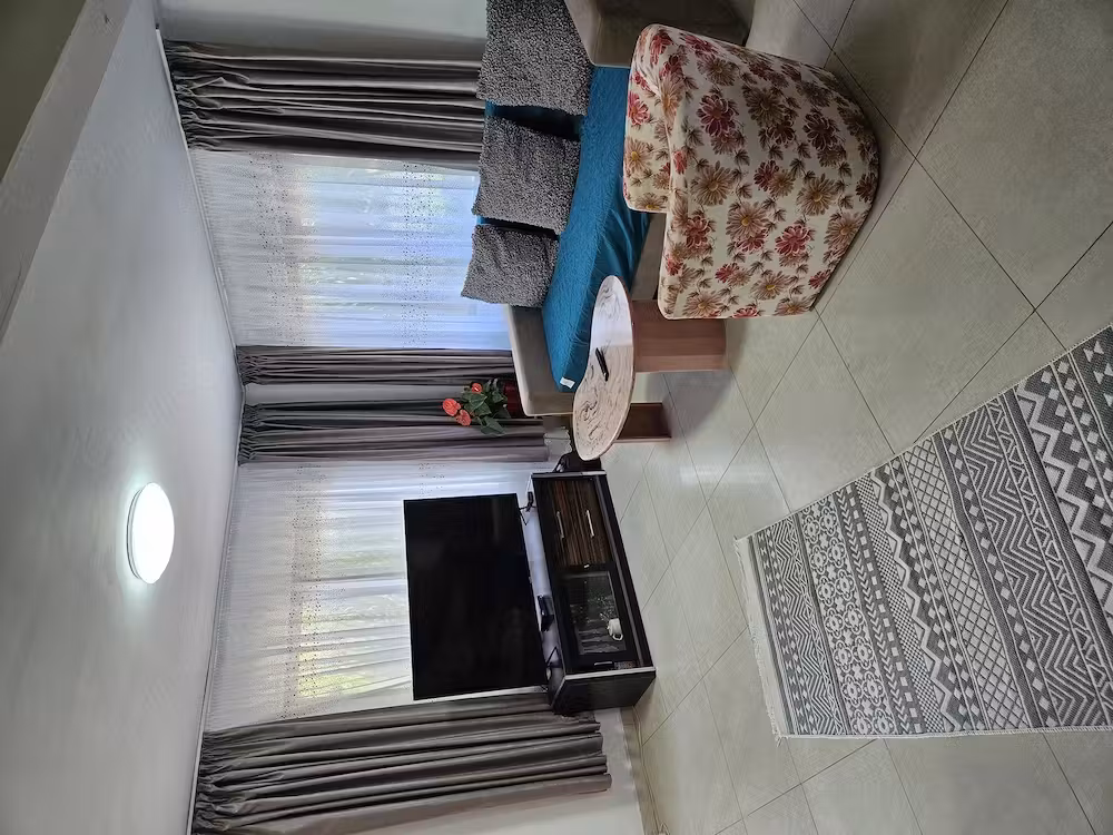 Casa+magazin alimentar  de vanzare