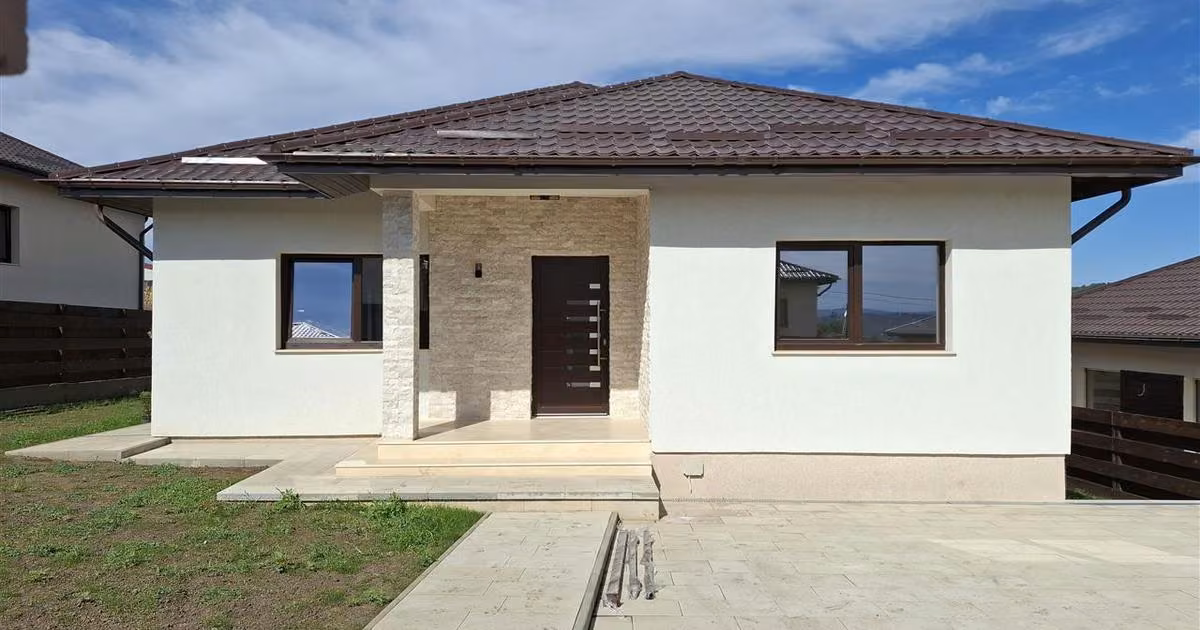 Casă individuală de vânzare cu 4 camere în Valea Lupului