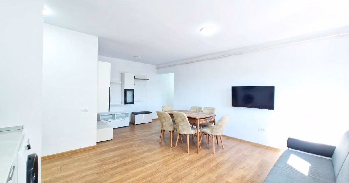 Apartament de vânzare cu 3 camere, mobilat în Mamaia-Sat