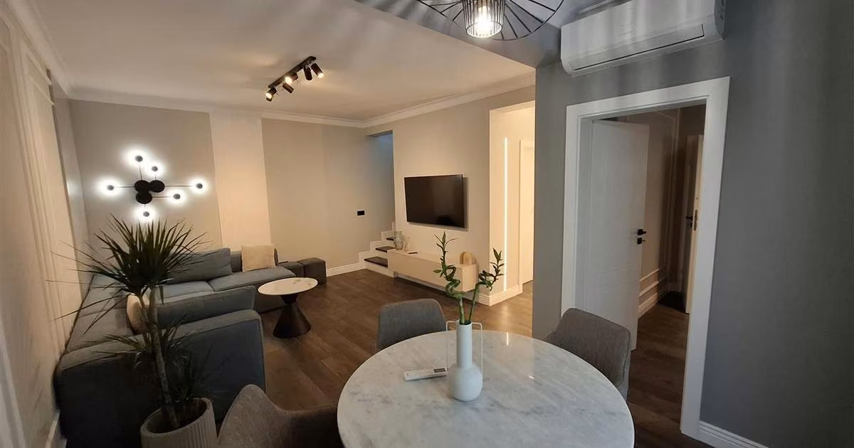 Casă de vânzare cu 3 camere în Breazu