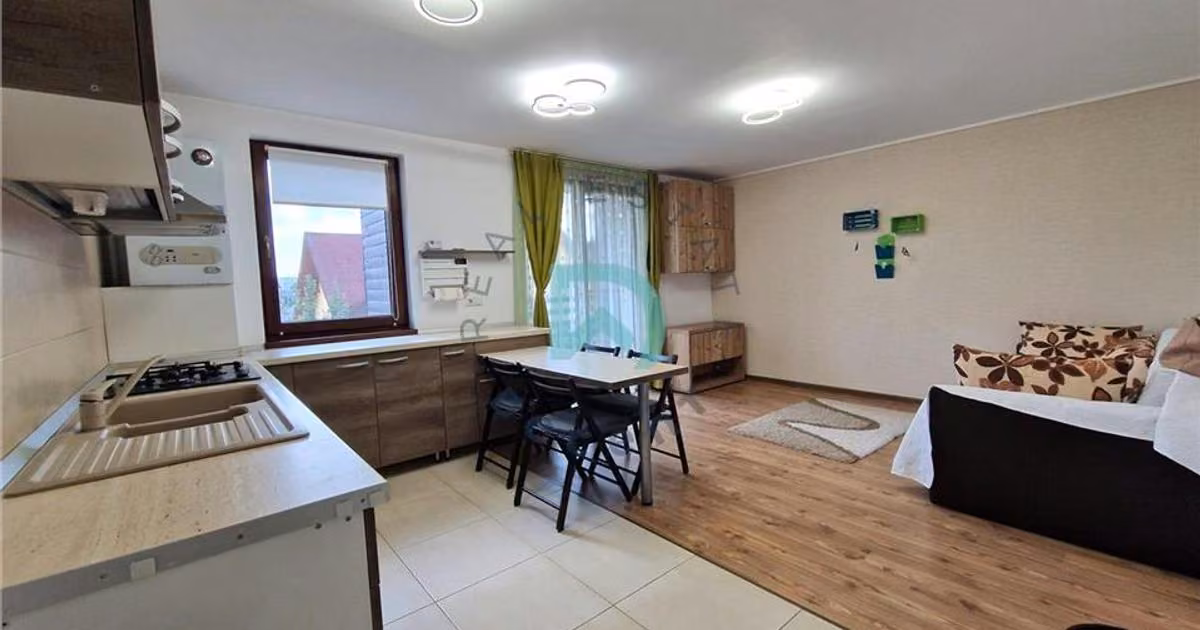 Apartament de vânzare cu 2 camere în zona Tractorul, Brașov