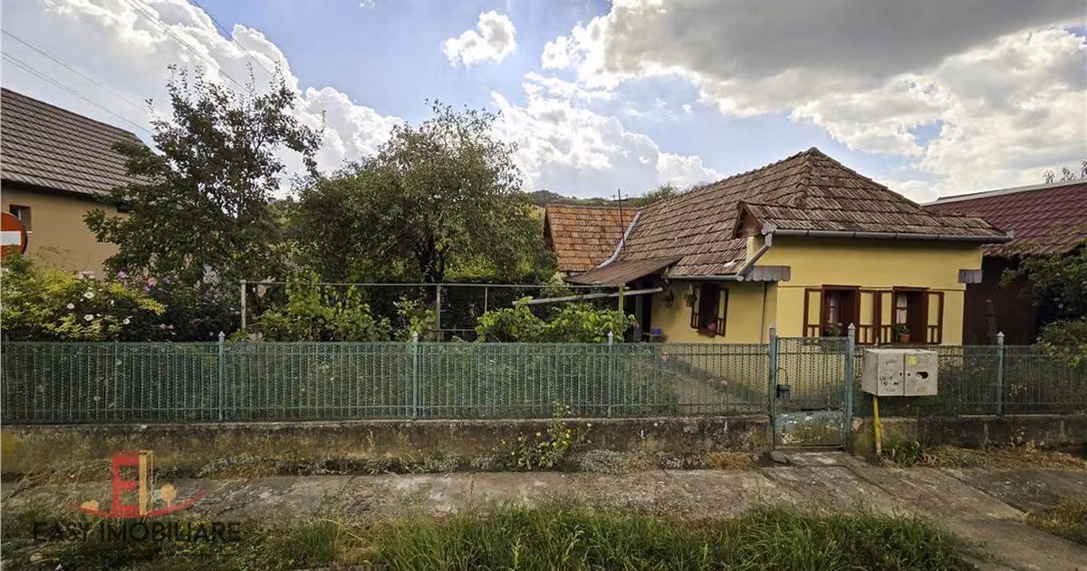 Casă de vânzare cu 2 camere în Acățari