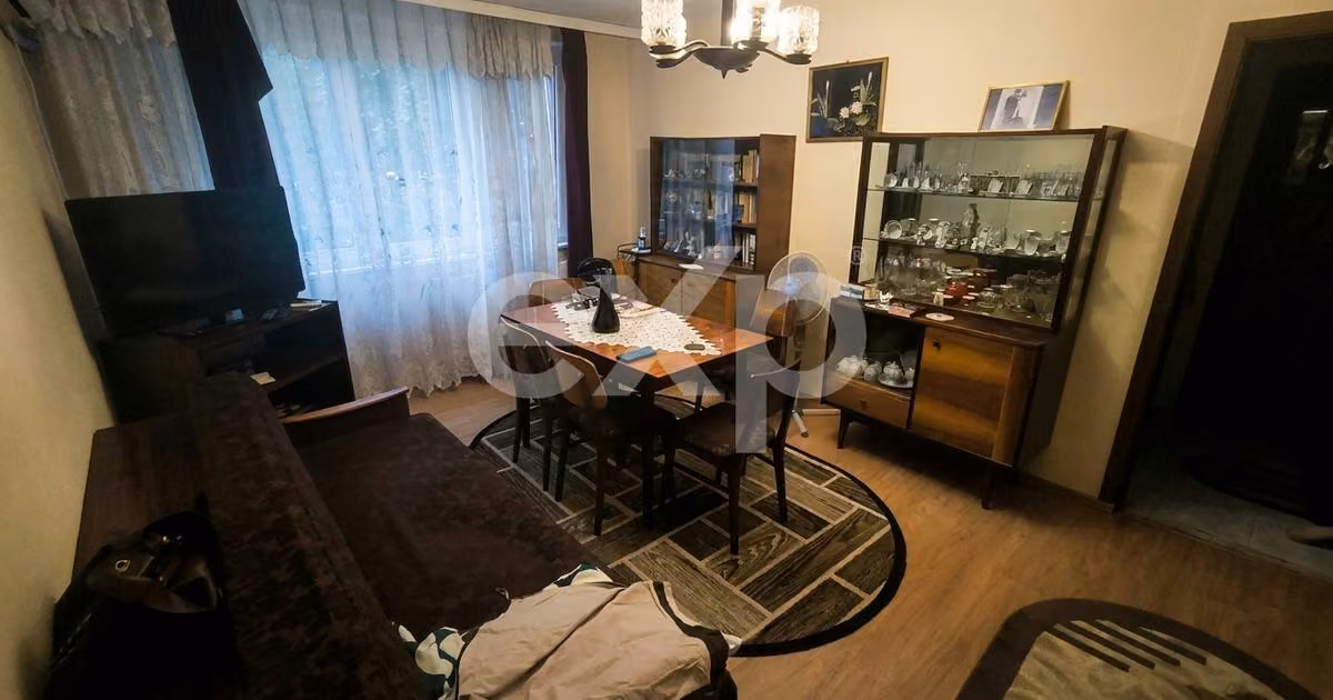 Apartament de vânzare cu 3 camere în zona Negru Vodă, Pitești