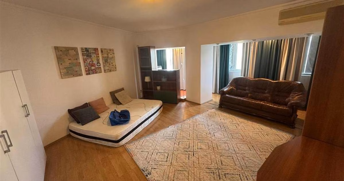Apartament de vânzare cu 3 camere în zona Brăilei, Focșani