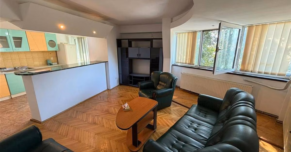 Apartament de vânzare cu 3 camere, mobilat în zona Central, Focșani