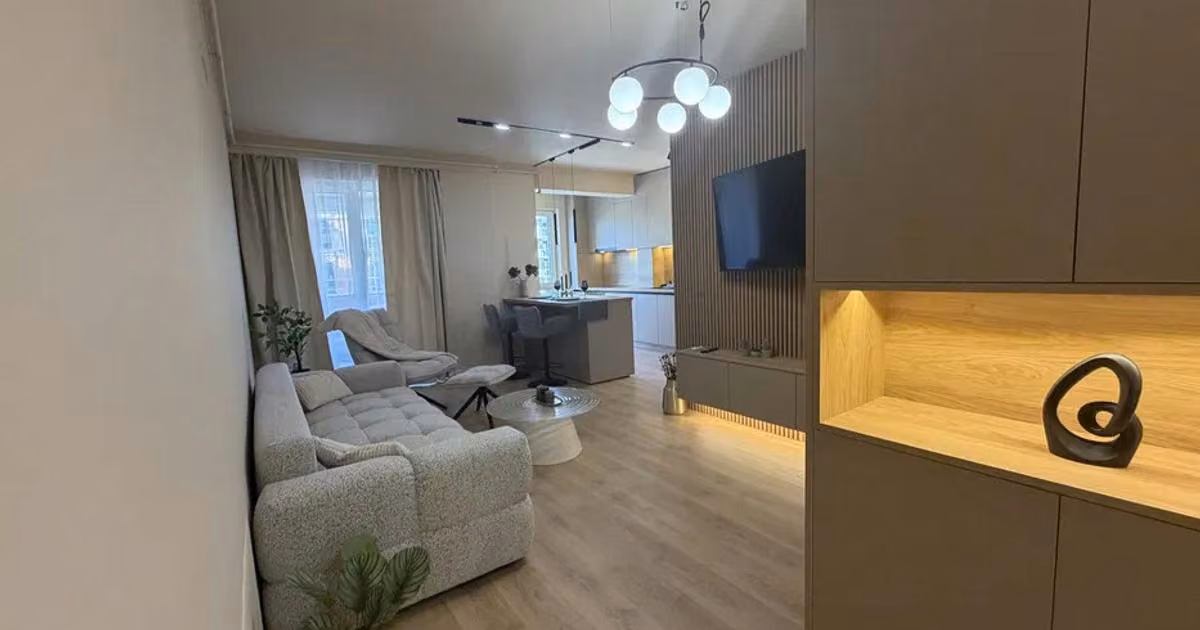 Apartament de vânzare cu 3 camere, mobilat în Florești