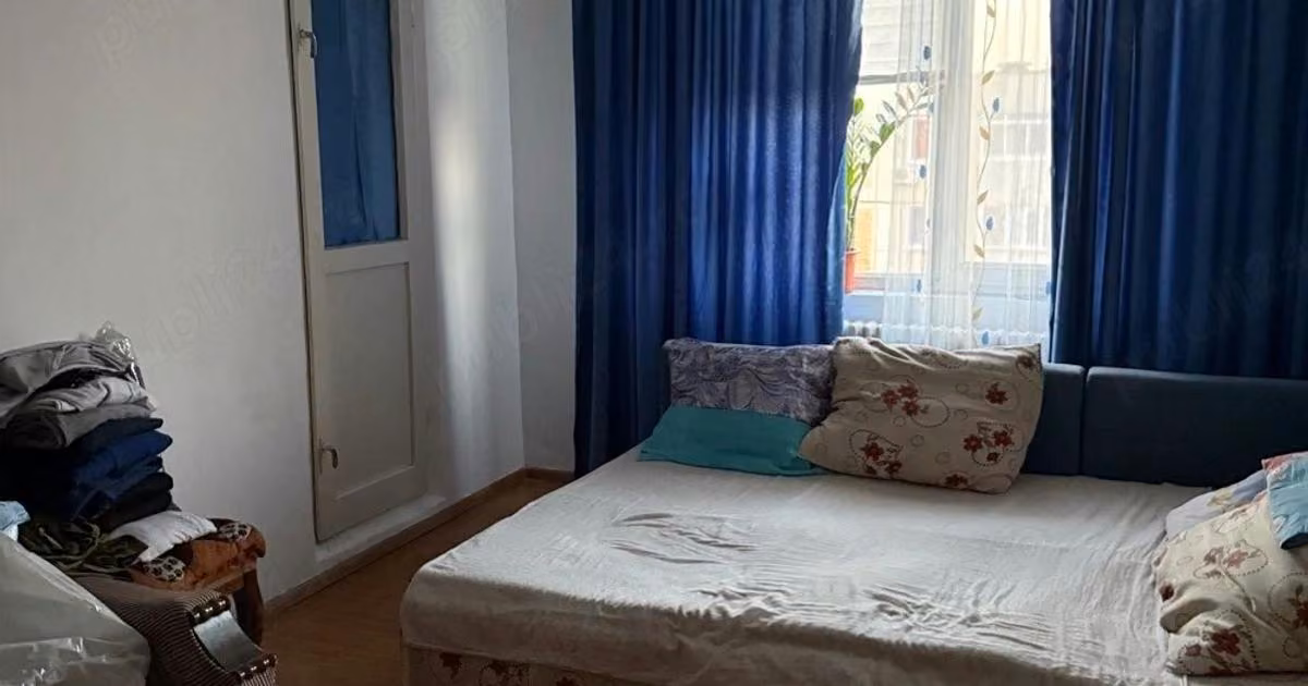 Apartament de vânzare cu 3 camere în zona Eroii Revoluției, Sector 4