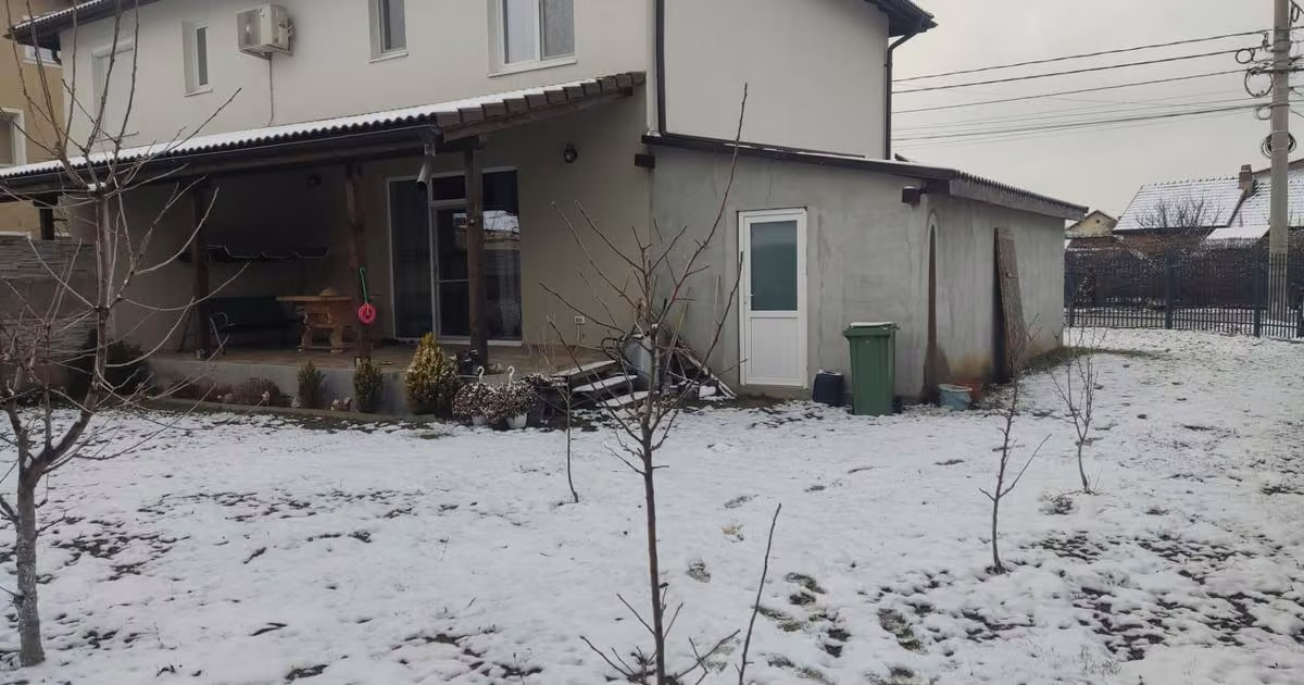 Duplex de vânzare cu 4 camere, mobilat în Dumbrăvița