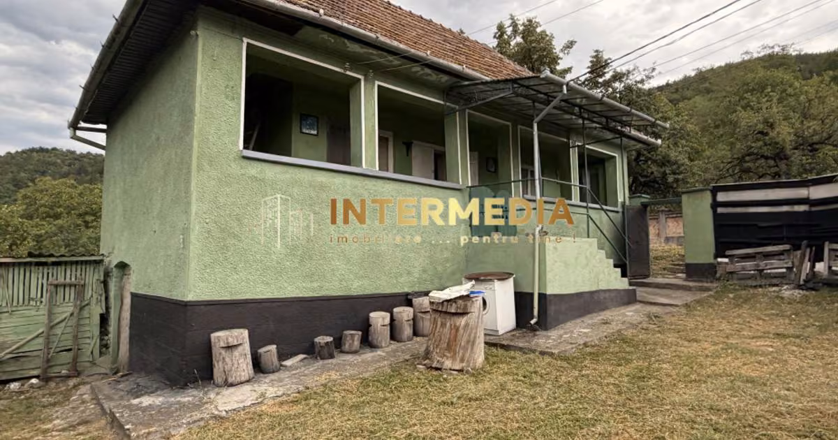 Casă individuală de vânzare cu 3 camere în Cricău