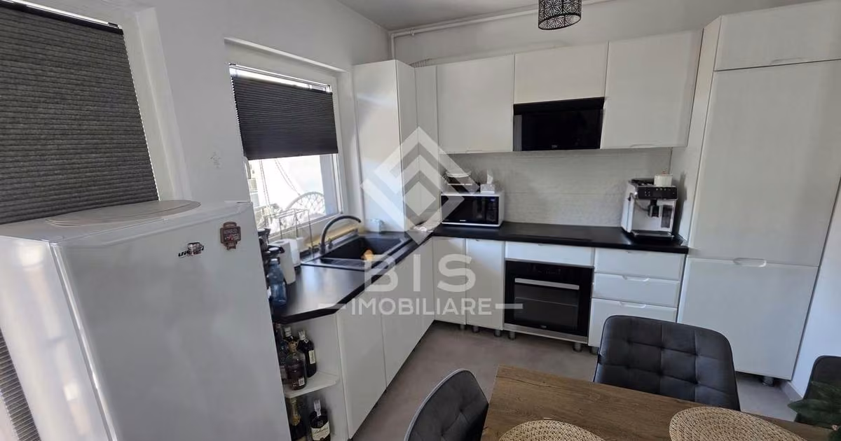Apartament de vânzare cu 2 camere în zona Sud, Bistrița