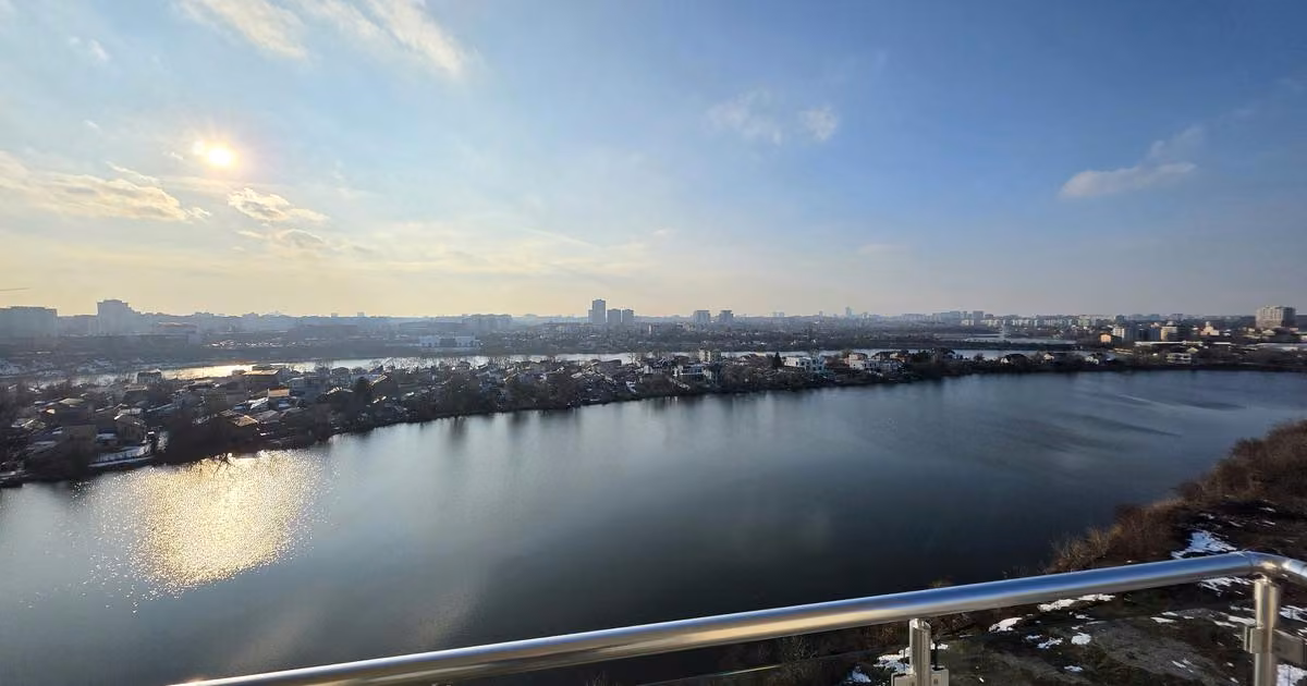 Apartament de vânzare cu 3 camere în zona Fundeni, Sector 2