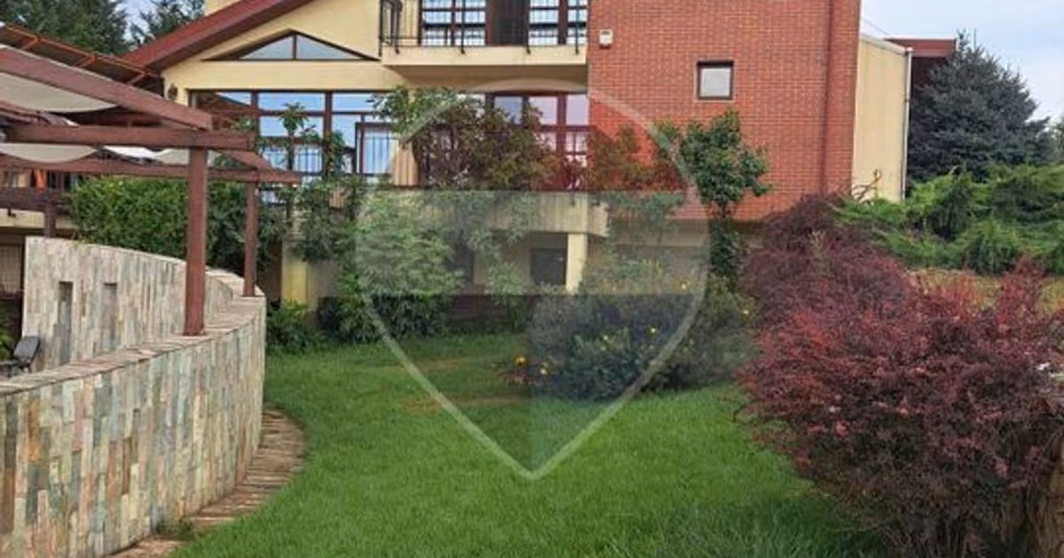 Casă individuală de vânzare cu 10 camere, mobilată în zona Bariera Vâlcii, Craiova