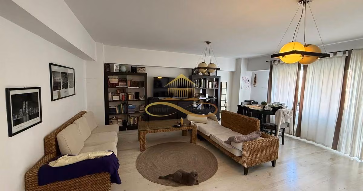 Apartament de vânzare cu 4 camere în zona 9 Mai, Bacău