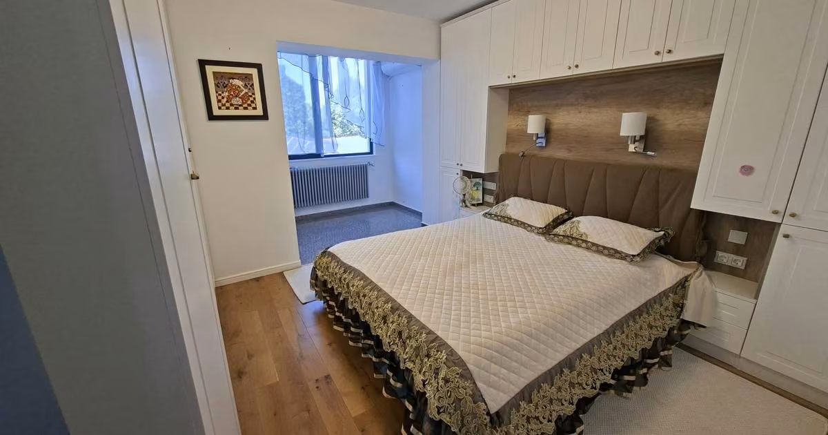 Apartament de vânzare cu 3 camere în zona Ultracentral, Constanța
