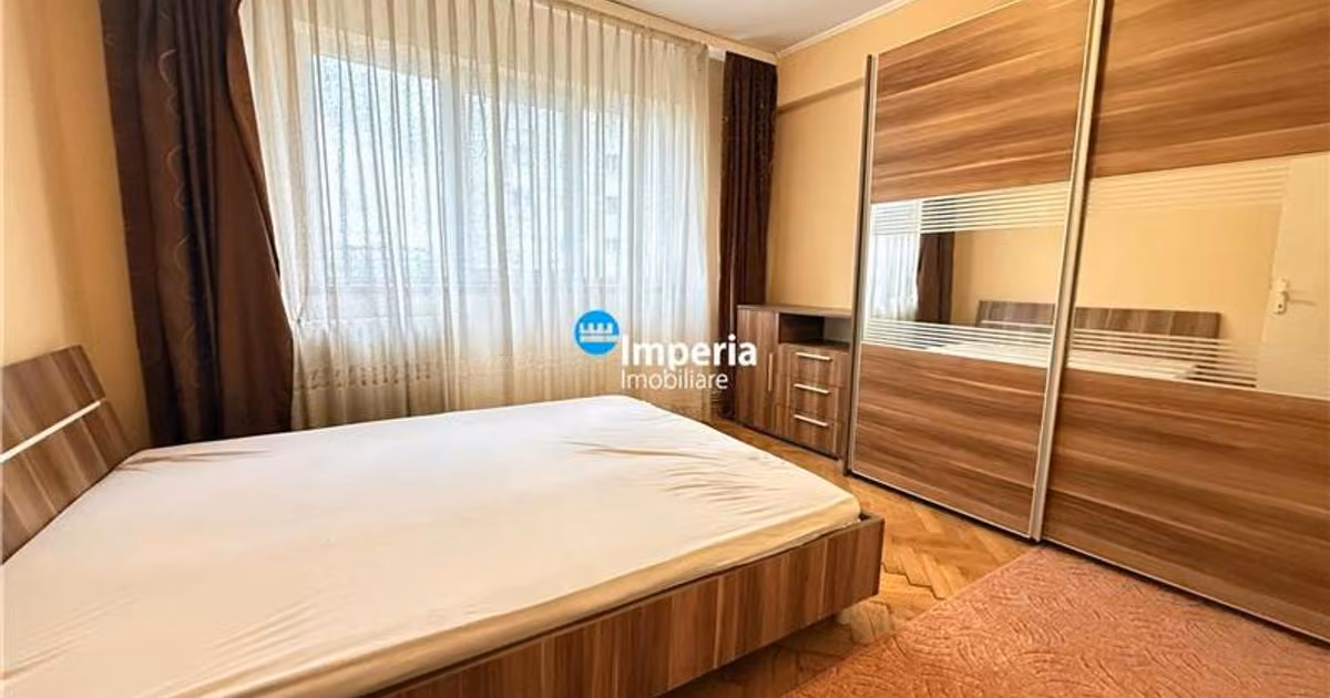 Apartament de vânzare cu 3 camere în zona Central, Iași