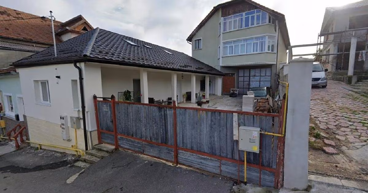 Apartament de vânzare cu 3 camere în zona Central, Zalău