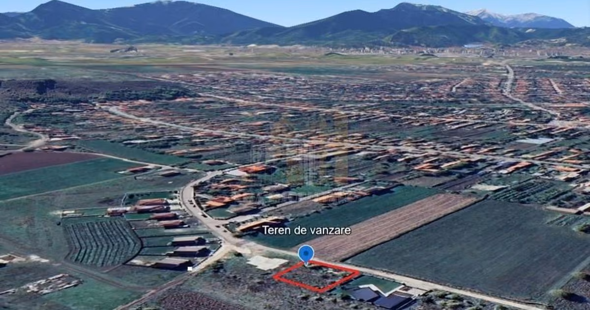 Teren agricol intravilan de vânzare de 938 mp, în Sânpetru