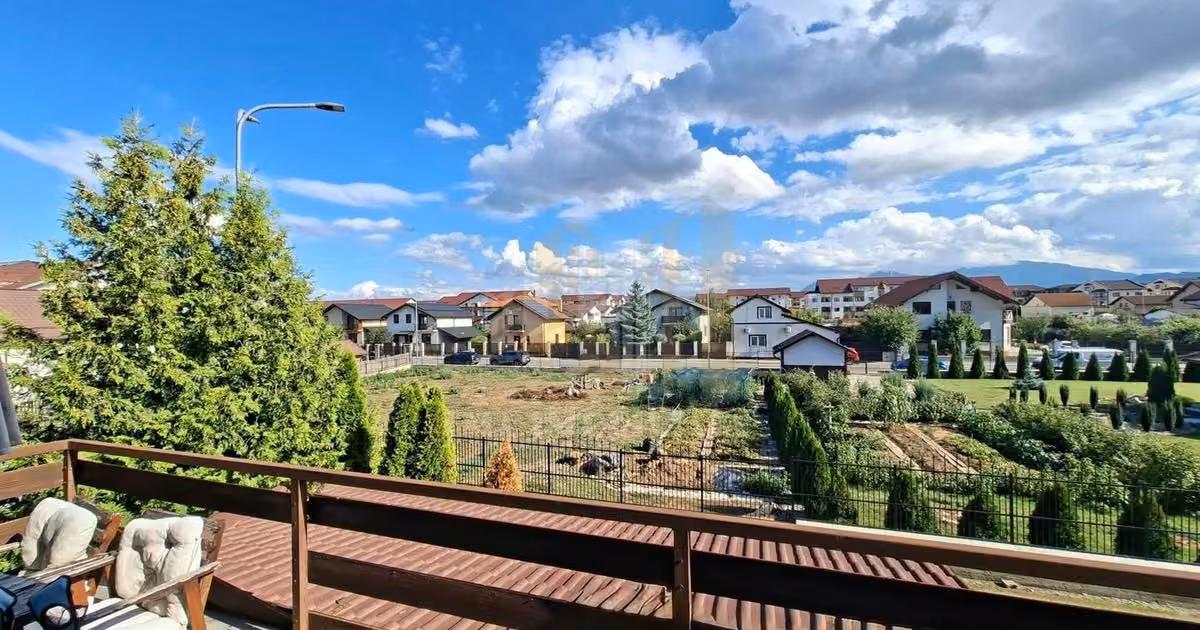 Apartament de vânzare cu 3 camere, mobilat în Sânpetru