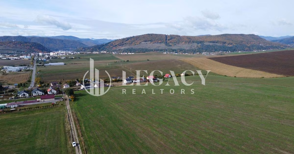 Teren agricol intravilan de vânzare de 10000 mp, în Gârcina