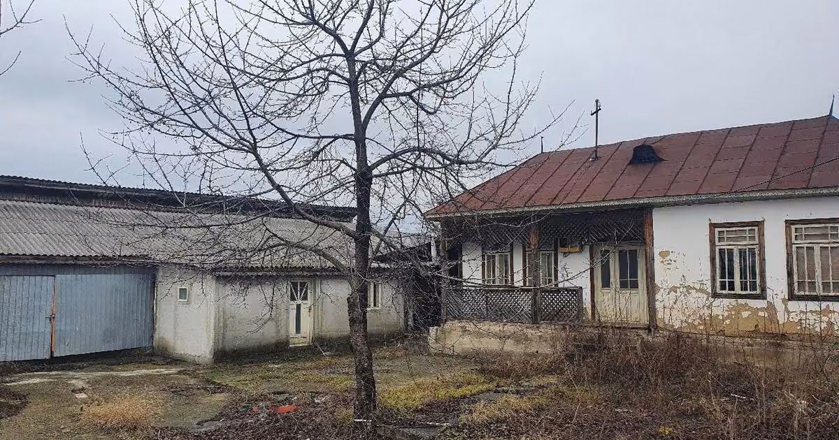 Casă individuală de vânzare cu 2 camere în Străoane