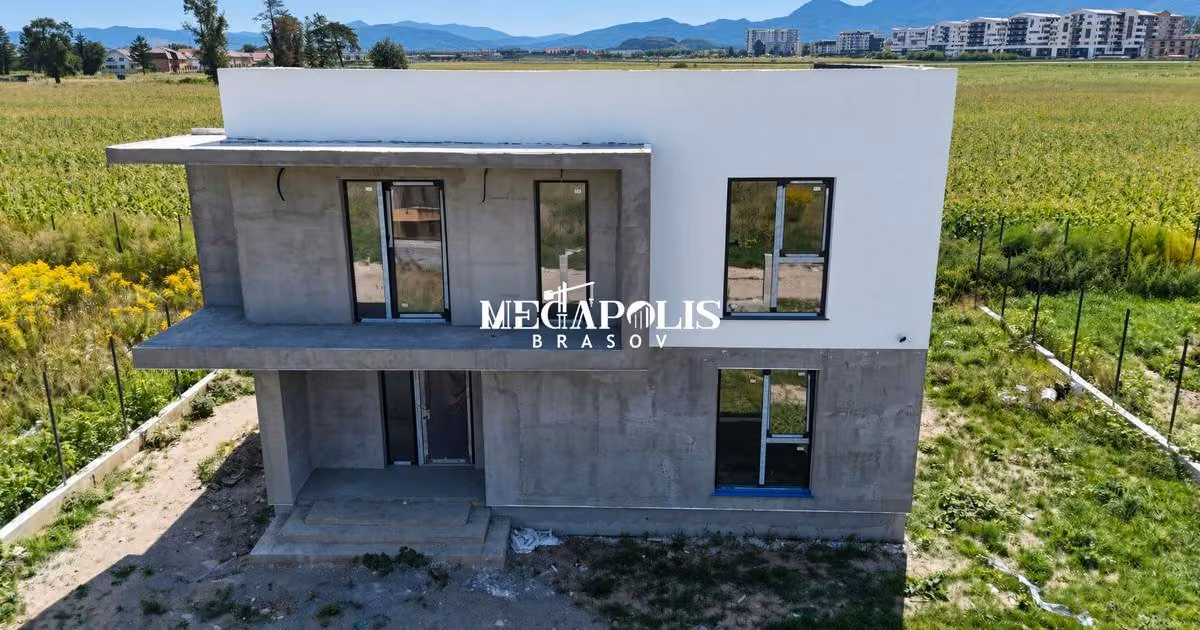 Casă individuală de vânzare cu 4 camere în Sânpetru