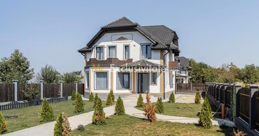 Casă Dobreni