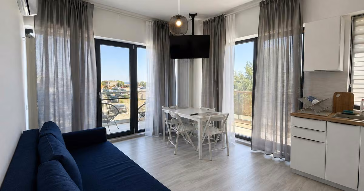 Apartament de vânzare cu 2 camere, mobilat în Mamaia-Sat