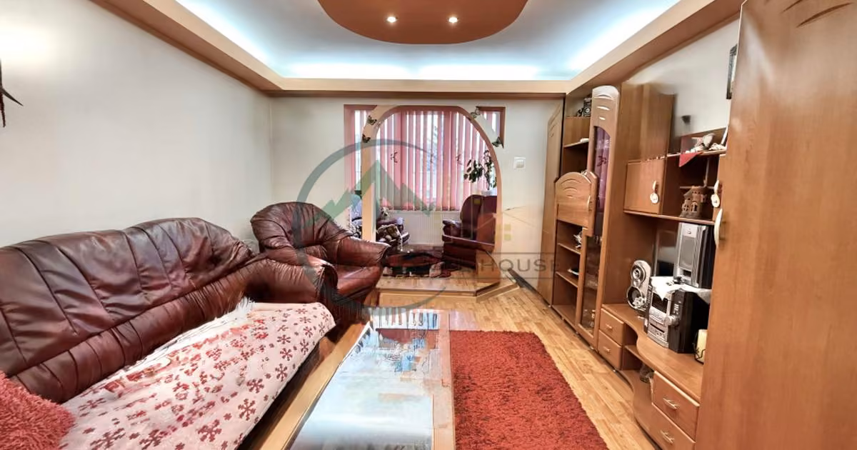 Apartament de vânzare cu 3 camere, mobilat în zona Județean, Brașov