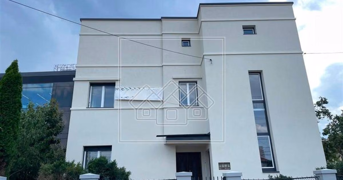 Casă individuală de vânzare cu 12 camere în zona Hipodrom 1, Sibiu