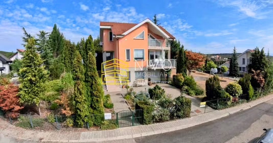 Casă Livezeni