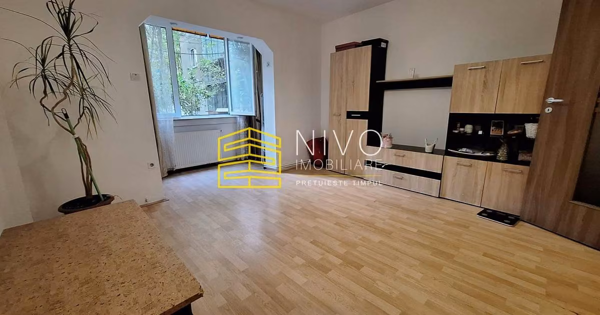 Apartament de vânzare cu 3 camere în zona Dâmbu Pietros, Târgu Mureș