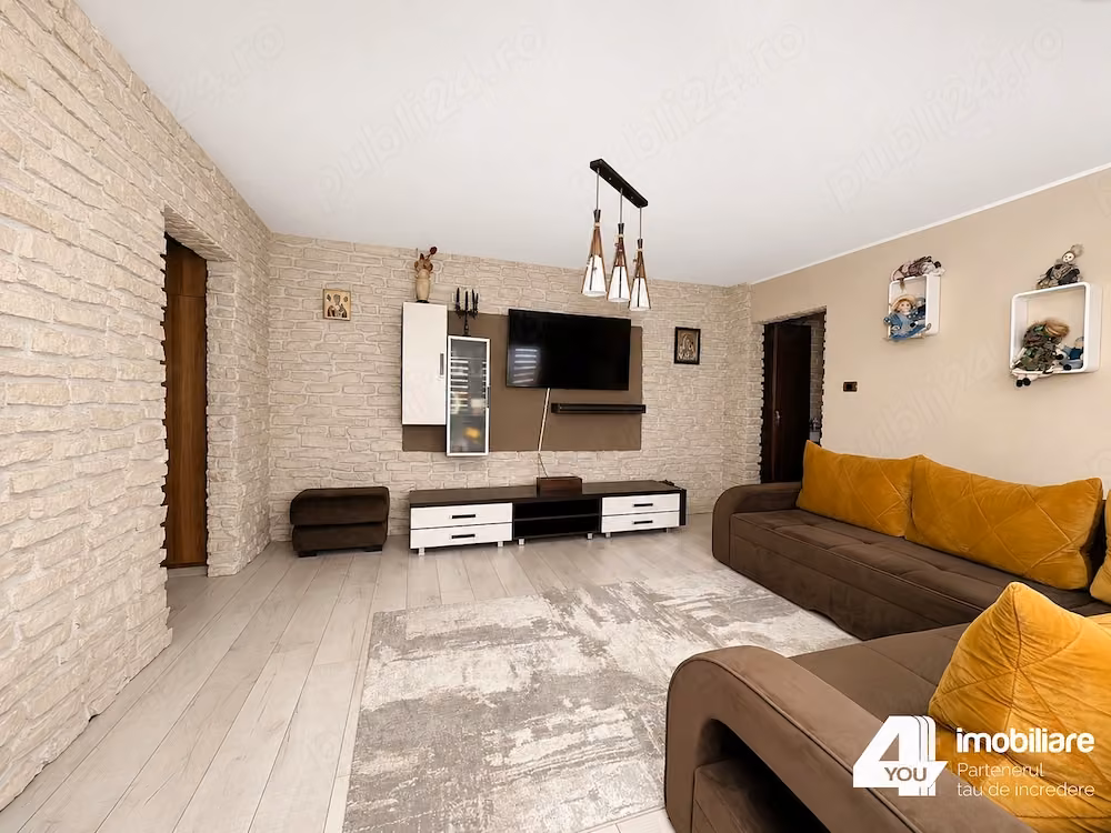 Apartament 3 camere complet renovat, mobilat și utilat Confectii, Arad