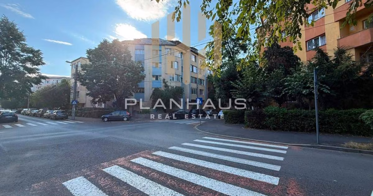 Apartament de vânzare cu 3 camere în zona Traian, Baia Mare