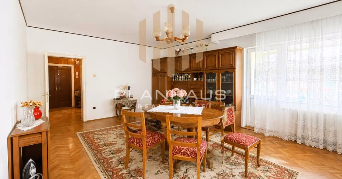 Apartament de vânzare cu 4 camere, mobilat în zona Ultracentral, Baia Mare