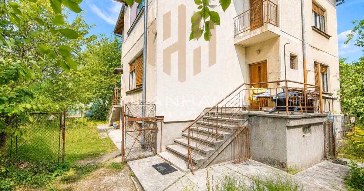 Casă de vânzare cu 4 camere în zona Ultracentral, Baia Mare