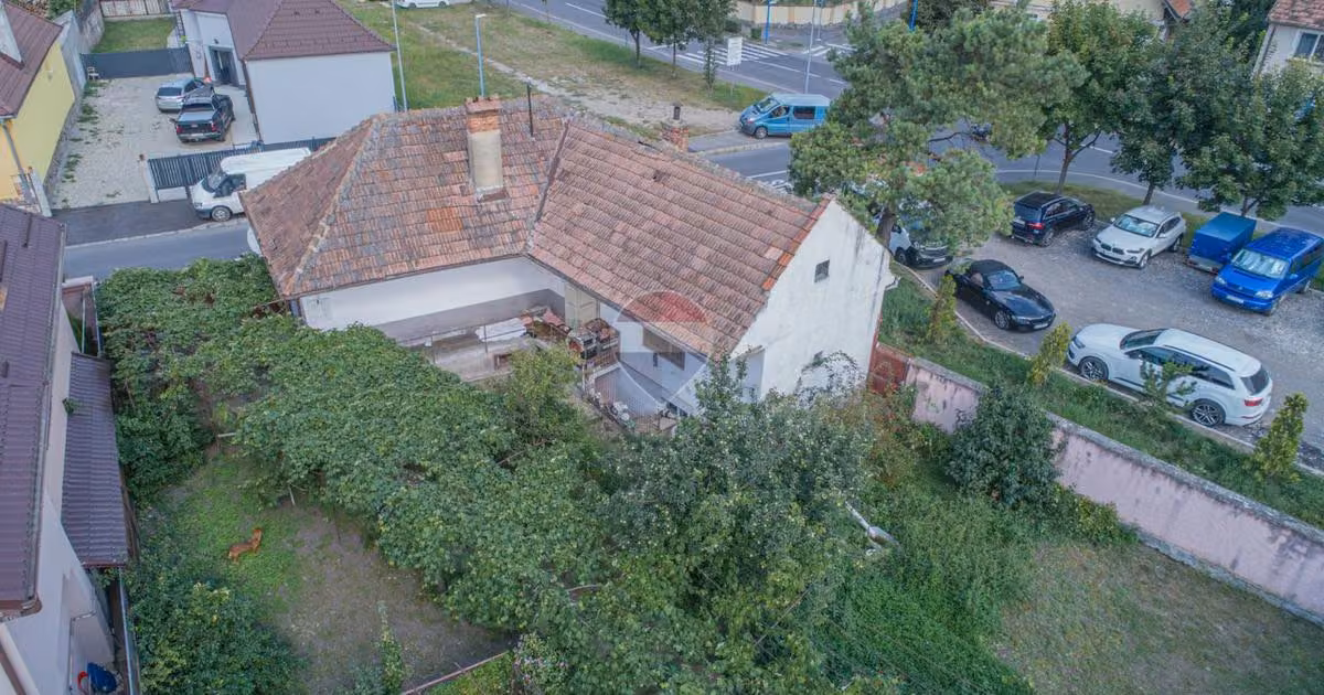 Casă individuală de vânzare cu 3 camere în zona Bartolomeu, Brașov