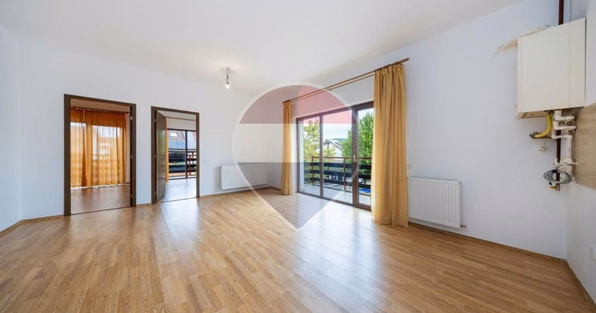 Apartament de vânzare cu 3 camere în Sânpetru