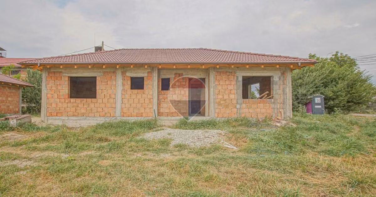 Casă individuală de vânzare cu 4 camere în Hălchiu