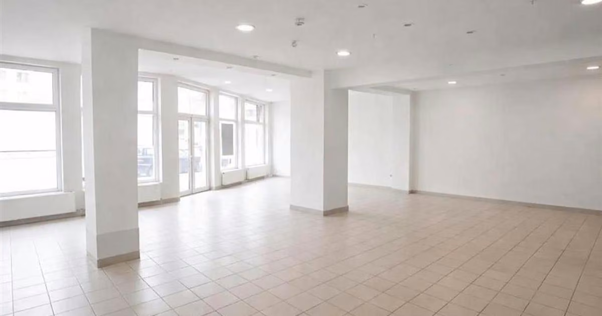 Spațiu comercial de vânzare de 225 mp, în zona Florilor, Brașov